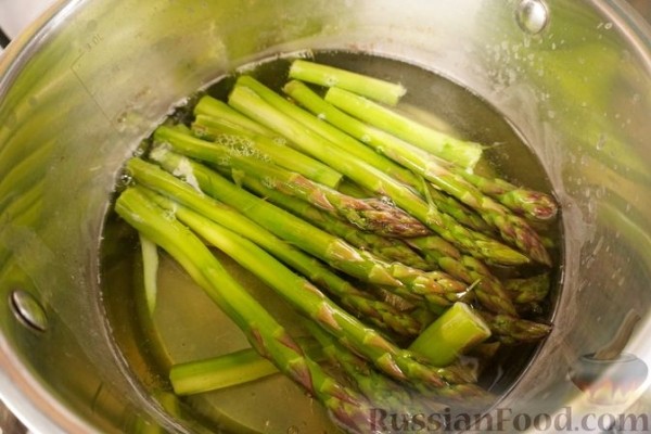 Салат со спаржей по-турецки (Kuşkonmaz Salatası)