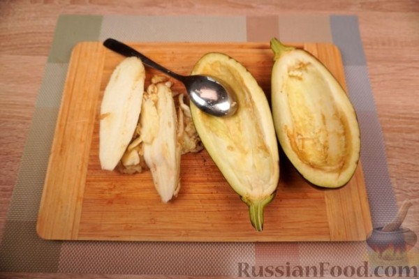 Мелидзанес папуцакья (фаршированные баклажаны)