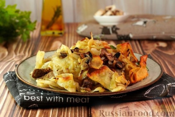 Лазанки, запечённые с капустой, мясом и грибами