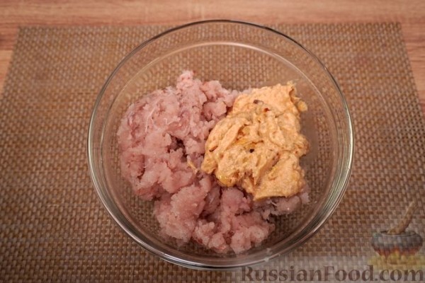 Рыбный суп с фрикадельками и сметаной