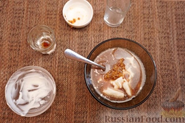 Салат с макаронами, тунцом и овощами