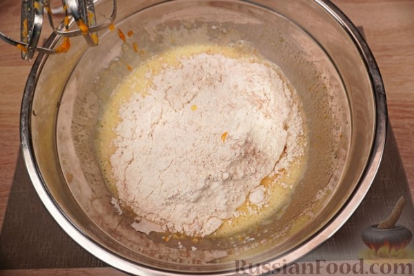 Фануропита (пирог с орехами, сухофруктами и цукатами)