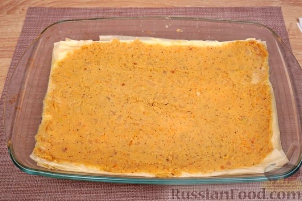 Пирог из теста фило, с чечевицей