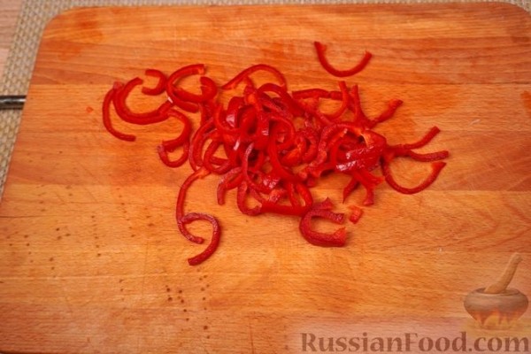 Овощной салат с ветчиной и сыром