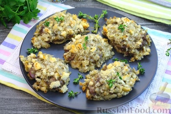 Куриная печень, запечённая с луком