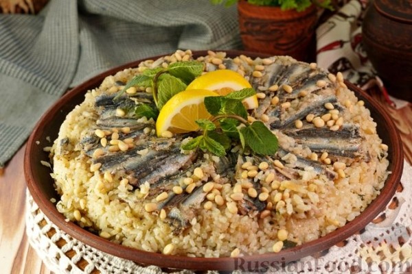 Хамси пилав (турецкий плов с анчоусами)