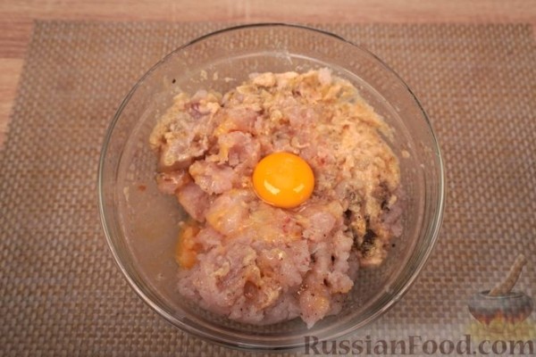 Рыбный суп с фрикадельками и сметаной