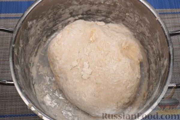 Картофельные булочки с яйцами, зеленью и сыром