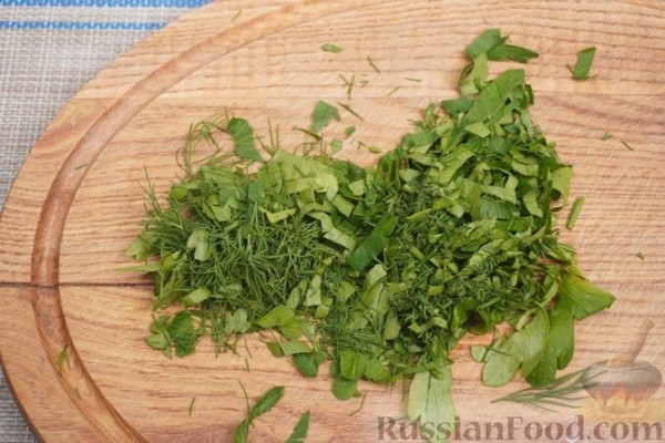 Картофельные булочки с яйцами, зеленью и сыром