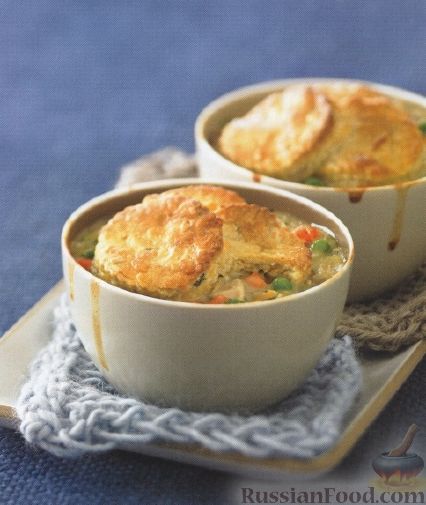 Порционная запеканка с курицей, овощами и грибами