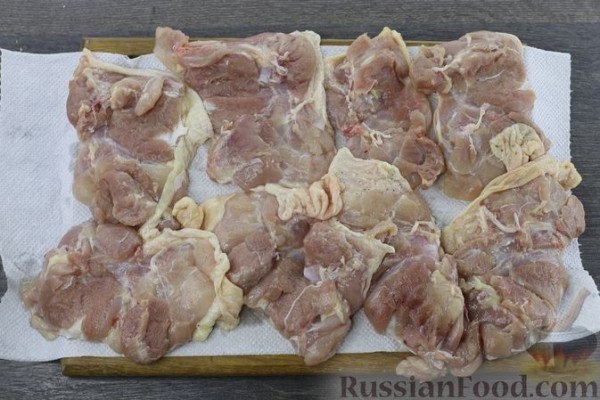 Куриные бёдрышки с ананасами и сыром, запечённые с картофелем