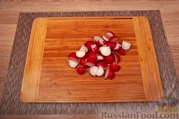 Греческий салат с редиской