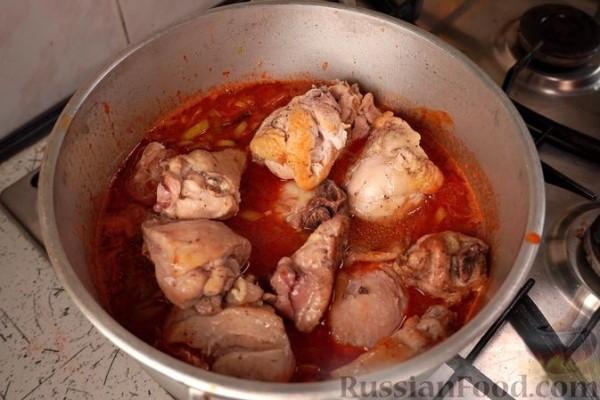 Кокорас красатос (петух, тушенный в вине)