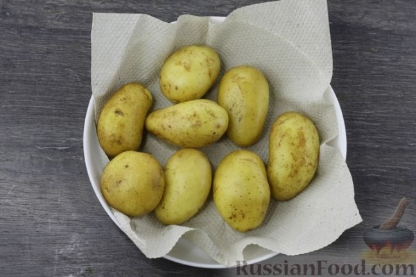 Молодая картошка, запечённая в духовке с сухарями