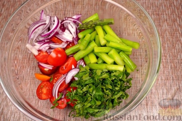 Салат со спаржей по-турецки (Kuşkonmaz Salatası)