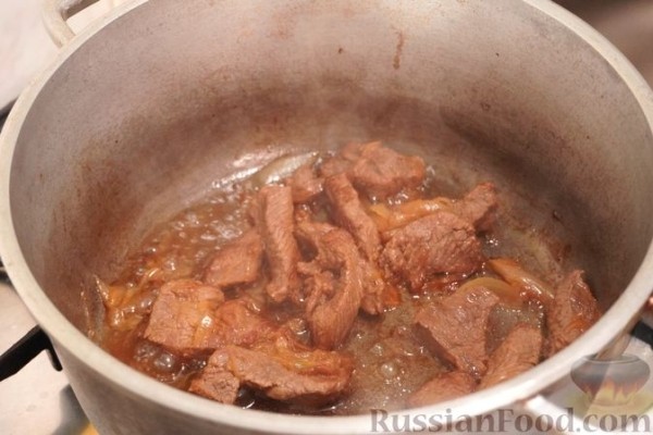 Лазанки, запечённые с капустой, мясом и грибами