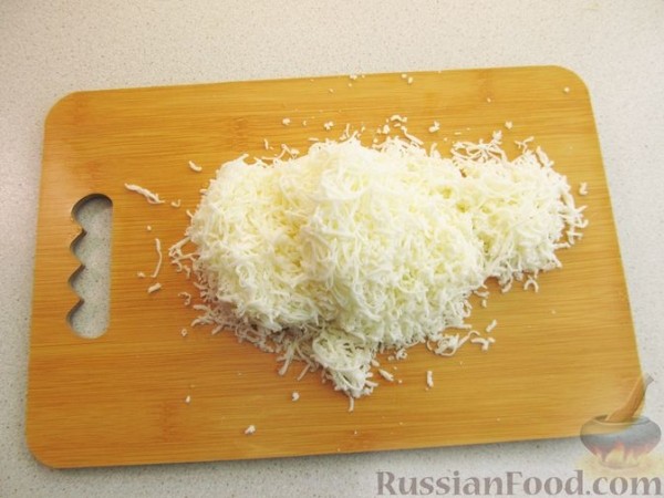 Картофельные драники с курицей, грибами и сыром