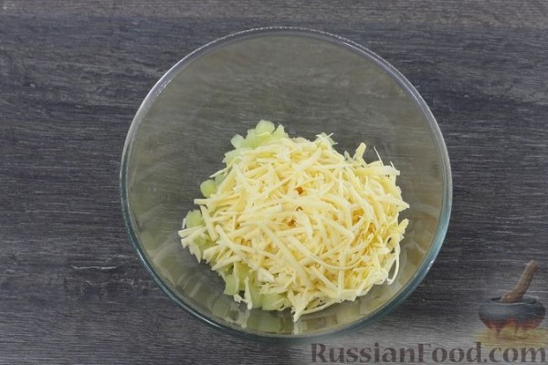 Куриные бёдрышки с ананасами и сыром, запечённые с картофелем