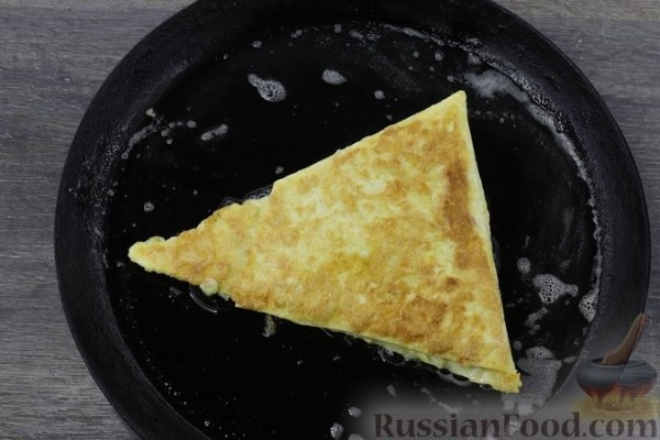 Конвертики из лаваша с сырной начинкой