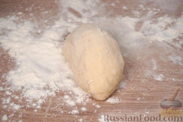 Картофельные булочки с яйцами, зеленью и сыром