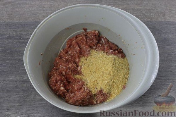 Мясные лодочки с грибами, сыром и помидорами (в духовке)