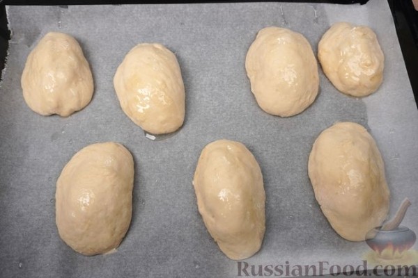Картофельные булочки с яйцами, зеленью и сыром