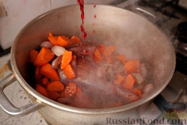 Ножка барашка, запечённая с овощами