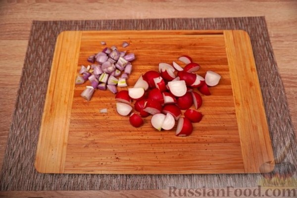 Греческий салат с редиской