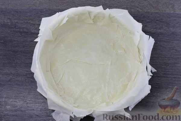 Чизкейк из теста фило, с творогом, сливочным сыром, вишней и орехами