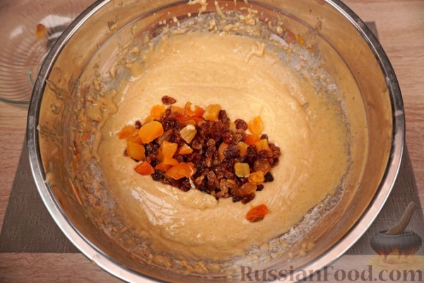 Фануропита (пирог с орехами, сухофруктами и цукатами)