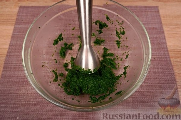 Картофельные кнедлики со шпинатом, с обжаренными грибами
