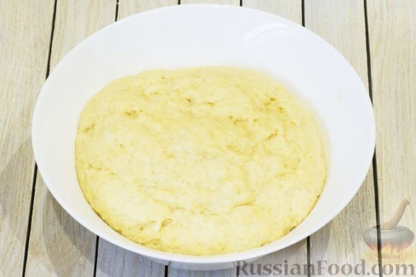 Пирожки из песочно-дрожжевого теста с цитрусовой начинкой