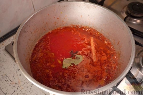 Кокорас красатос (петух, тушенный в вине)