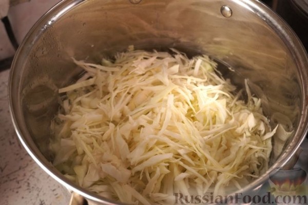 Лазанки, запечённые с капустой, мясом и грибами