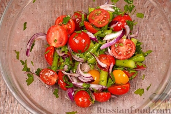 Салат со спаржей по-турецки (Kuşkonmaz Salatası)