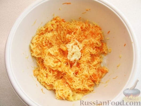 Картофельные драники с курицей, грибами и сыром