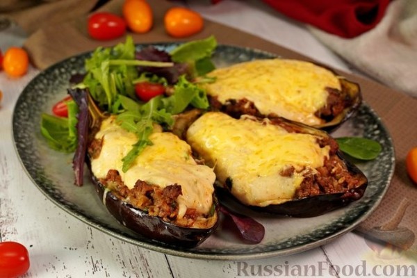 Мелидзанес папуцакья (фаршированные баклажаны)