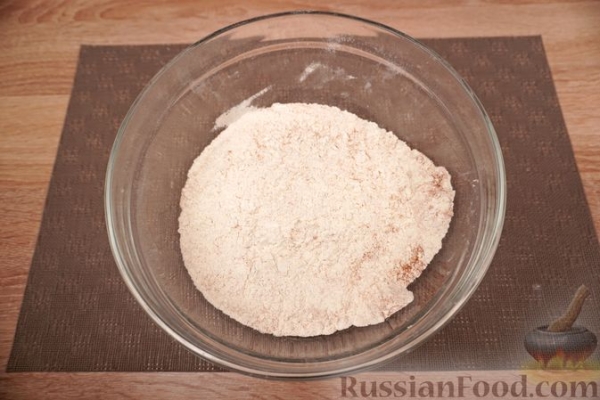 Фануропита (пирог с орехами, сухофруктами и цукатами)