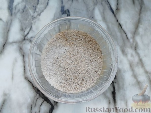 Насыпной пирог с ревенем, творогом и корицей