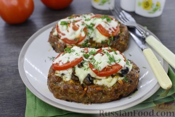 Мясные лодочки с грибами, сыром и помидорами (в духовке)