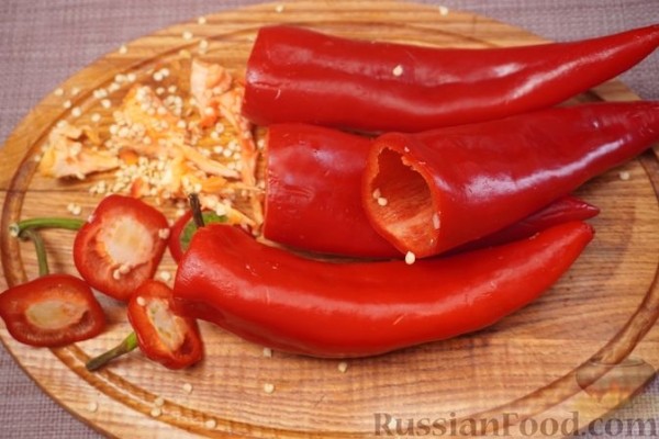Перцы, фаршированные мясом, помидором и сыром (без риса)
