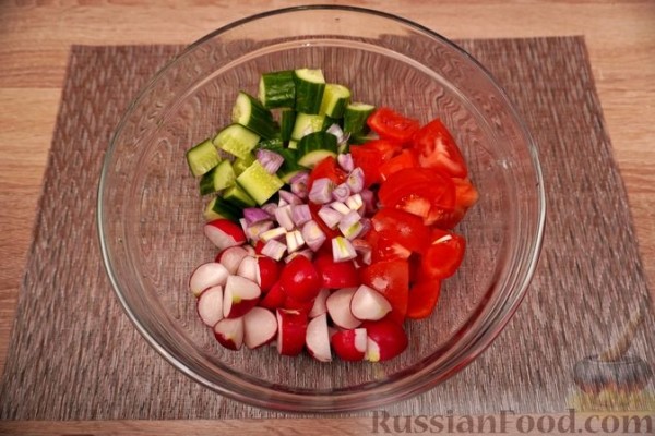Греческий салат с редиской