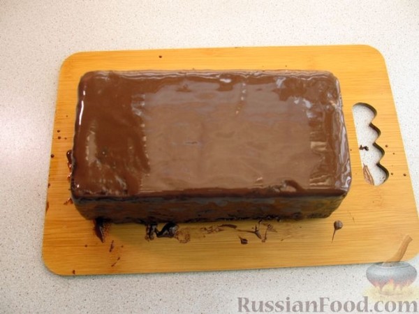 Шоколадный кекс с бананом, изюмом и ореховой пастой