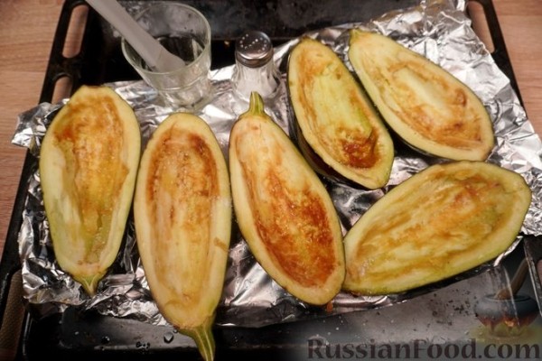 Мелидзанес папуцакья (фаршированные баклажаны)