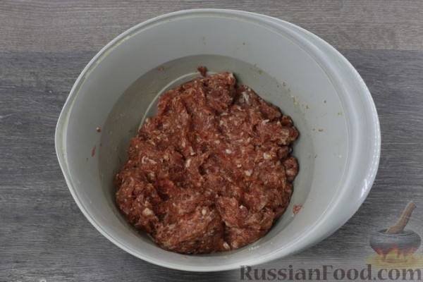Мясные лодочки с грибами, сыром и помидорами (в духовке)