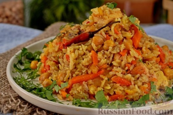 Плов с курицей и нутом