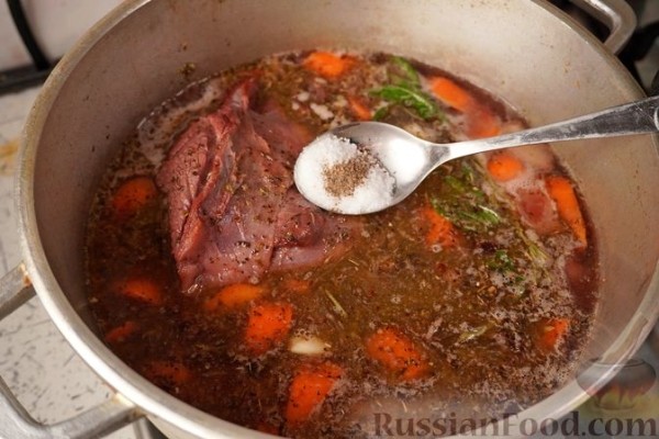 Ножка барашка, запечённая с овощами