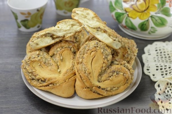 Плюшки с орехами