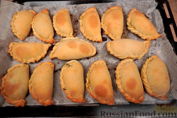 Калицунья (пирожки со шпинатом и творогом)