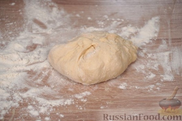 Картофельные булочки с яйцами, зеленью и сыром